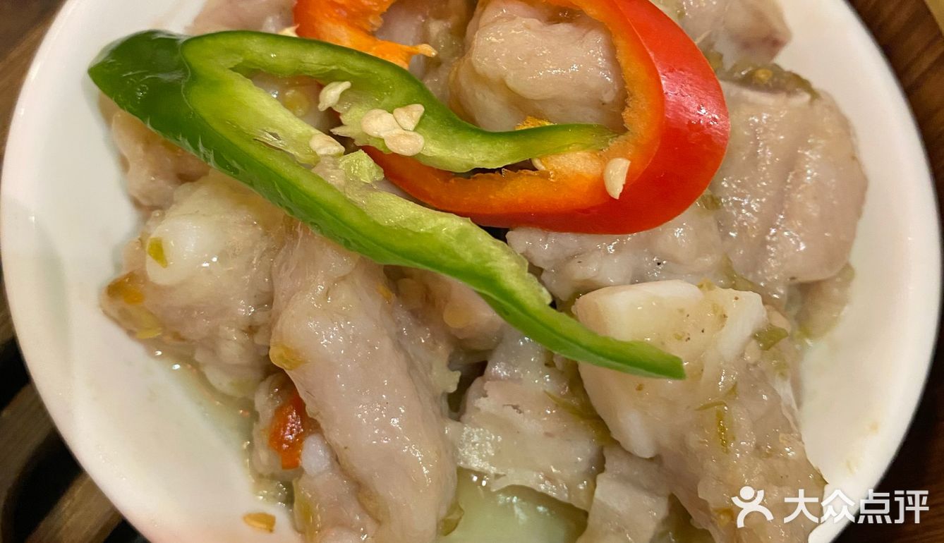 甜甜的，好吃极了。还有个什么饼，我一个没吃