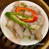 甜甜的，好吃极了。还有个什么饼，我一个没吃