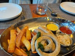 -MONICH牛排融合餐厅(和义大道购物中心店)