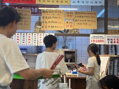 -丽丽三鲜螺蛳粉(田林路店)