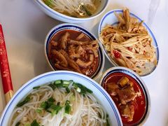 -邱芳粉店(迎宾大道旗舰店)