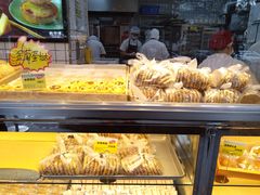 面包甜点陈列柜-鲍师傅糕点(江苏路店)
