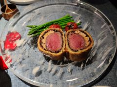 惠灵顿牛排-弦月窗LUNETTE BY AMANDA(复兴路店)