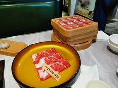 M8和牛-一绪に寿喜烧自助(世茂广场店)