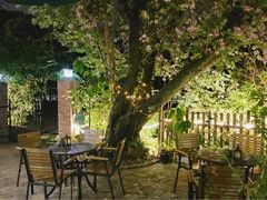 -花苑里咖啡(威远店)