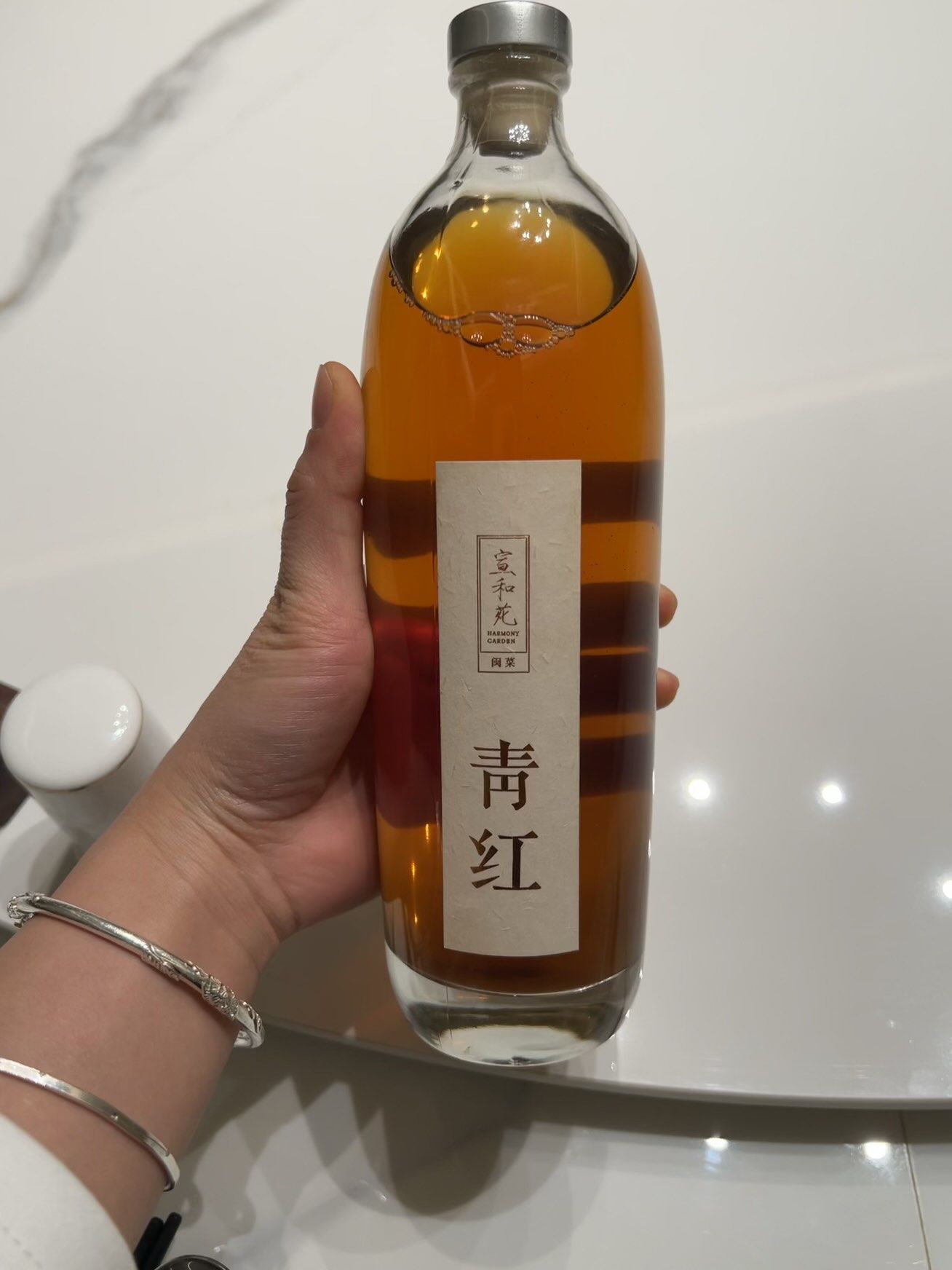 喝到了传统经典黄酒\\n山泉水与红曲米 经过自然的发酵开坛青澈 饮用