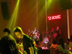 -TZ House音乐现场(来福士中心店)