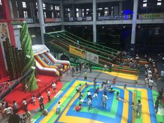 -蒙特利亲子乐园