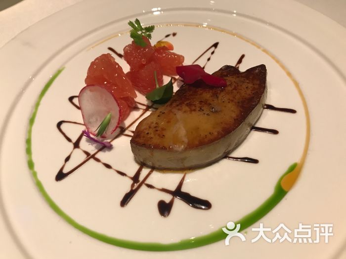 香煎鹅肝佐巧克力酱