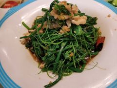 桃仁龙须菜-鑫巴蜀小镇 · 水煮鱼专研店(玉桥店)