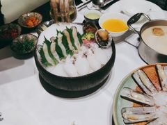 -红鼎豆捞·非遗鲍皇汤火锅(宝丰路店)