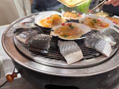 -围炉肉舍•炭烤活鳗•丹东海鲜烤肉(步行街店)