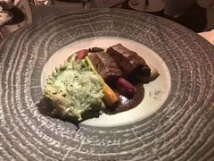 至尊谷饲小牛排-wann lounge 低温慢煮牛排·清吧
