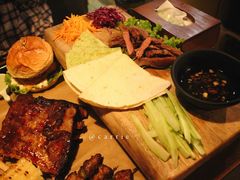越南风味BBQ牛肉卷饼-TiKi餐厅酒吧