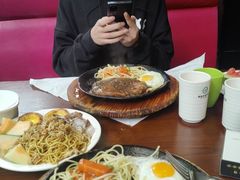 -皇品世家牛排(七一路店)