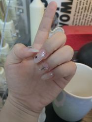 -芊屿芊浔美甲