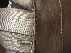 -京伟修鞋洗鞋奢侈品皮具护理店