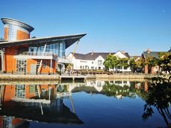 -钟书阁(松江泰晤士小镇店)