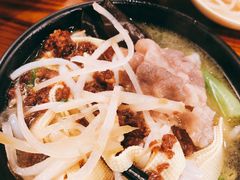 -丽虹云南过桥米线(兴工街店)