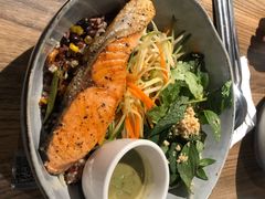 煎三文鱼配烤时蔬-Wagas沃歌斯(北京君太百货店)