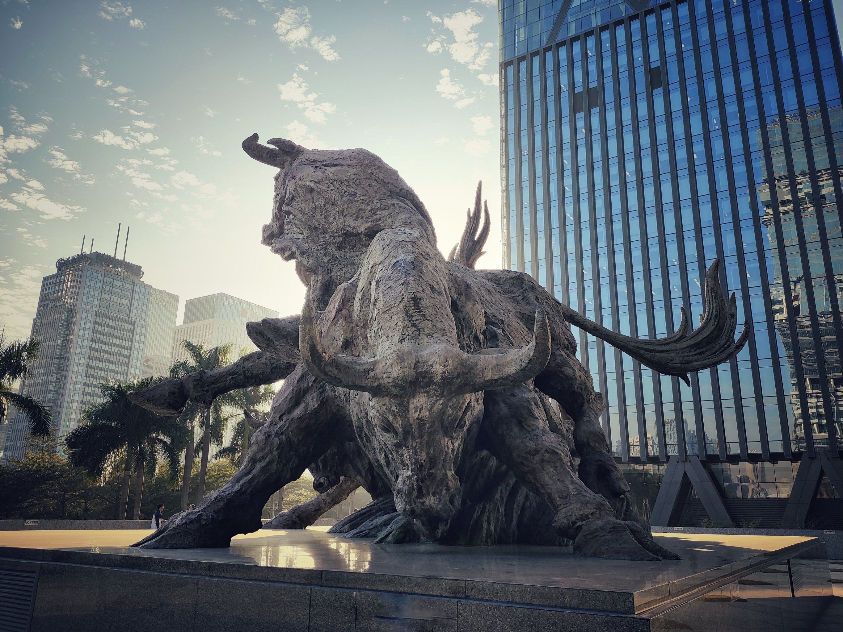 巨型绿雕塑超吸睛