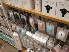 -名创优品(惠州华贸购物中心店)