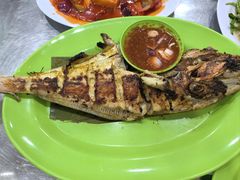 -明记烧鱼美味店