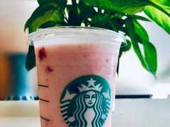 草莓酸奶星冰乐-星巴克(1788广场店)