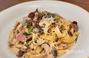 Black Truffle Cheese Bacon Handmade Pasta