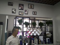 -V8潮牌·接发烫染连锁