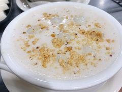 香滑花生糊加芝麻汤圆-黄师奶甜品店