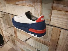 -Onitsuka Tiger(港汇恒隆广场店)