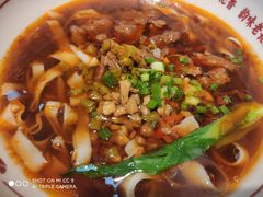 -呷佬·长沙手工米粉(金沙江路店)