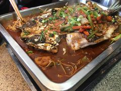 -鸣记脆皮烤鱼·海鲜烤鱼(三八广场店)