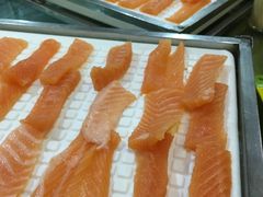 三文鱼金鳟-东江湖游水三文鱼美食城