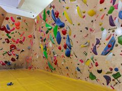 -问山MountQuest攀岩馆