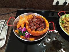 南瓜盅红烧肉-金紫荆美食自助餐厅