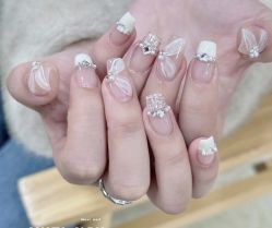 -初心纹眉洗眉·美睫专业店