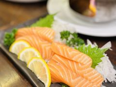-Chom Cafe and Restaurant