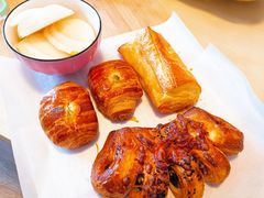 -红宝石·鲜奶小方·海派西点房(南丹店)