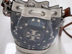 -京伟修鞋洗鞋奢侈品皮具护理店