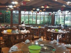 大堂-绿雅居原生态农庄(小涌店)