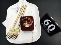 -UNI UNI(环亚凯瑟琳店)