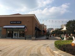 -百联奥特莱斯广场(武汉盘龙店)