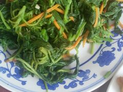 拌野菜-北京龙庆四季香农家饭庄·灶台鱼·碳烤虹鳟鱼(龙庆峡店)