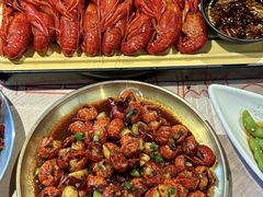 -肥肥虾庄·金牌油焖大虾(汉街SKP店)