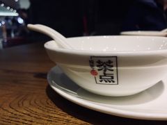 餐具摆设-新梅华·茶点餐厅(欧尚店)