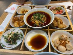-芙蓉巷成都名小吃(大卫城店)