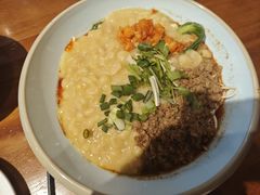 -爆炸头阿姨小四川正宗川味小吃(无任何分店)