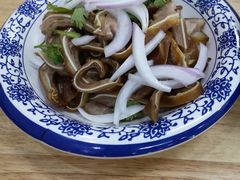 红油猪耳丝-钢阳酸菜红烧牛肉面(季乐路店)